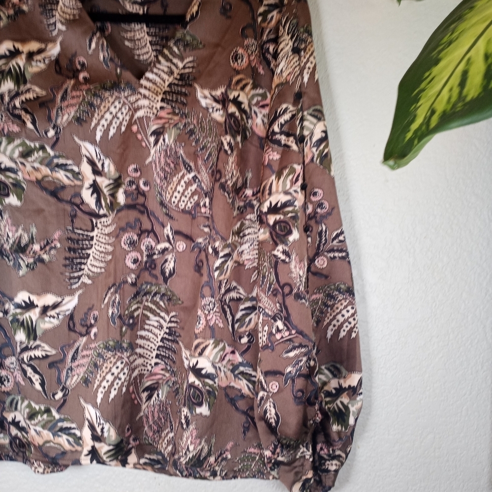 Banana Republic Taupe Brown Floral Leafy Print Silky Bohemian Balloon Sleeve Top - Picture 4 of 9